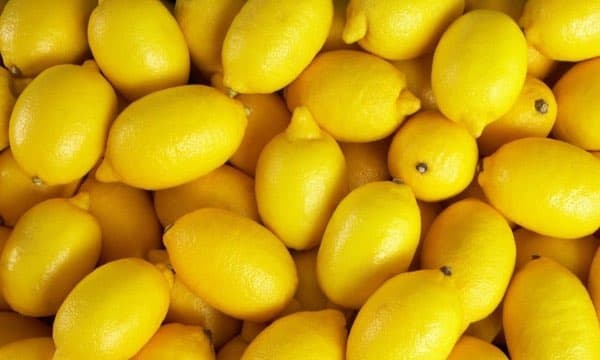 Yakın planda limonlar; ürün fotoğrafı, belirli bir hasat yeri veya tarihi değildir